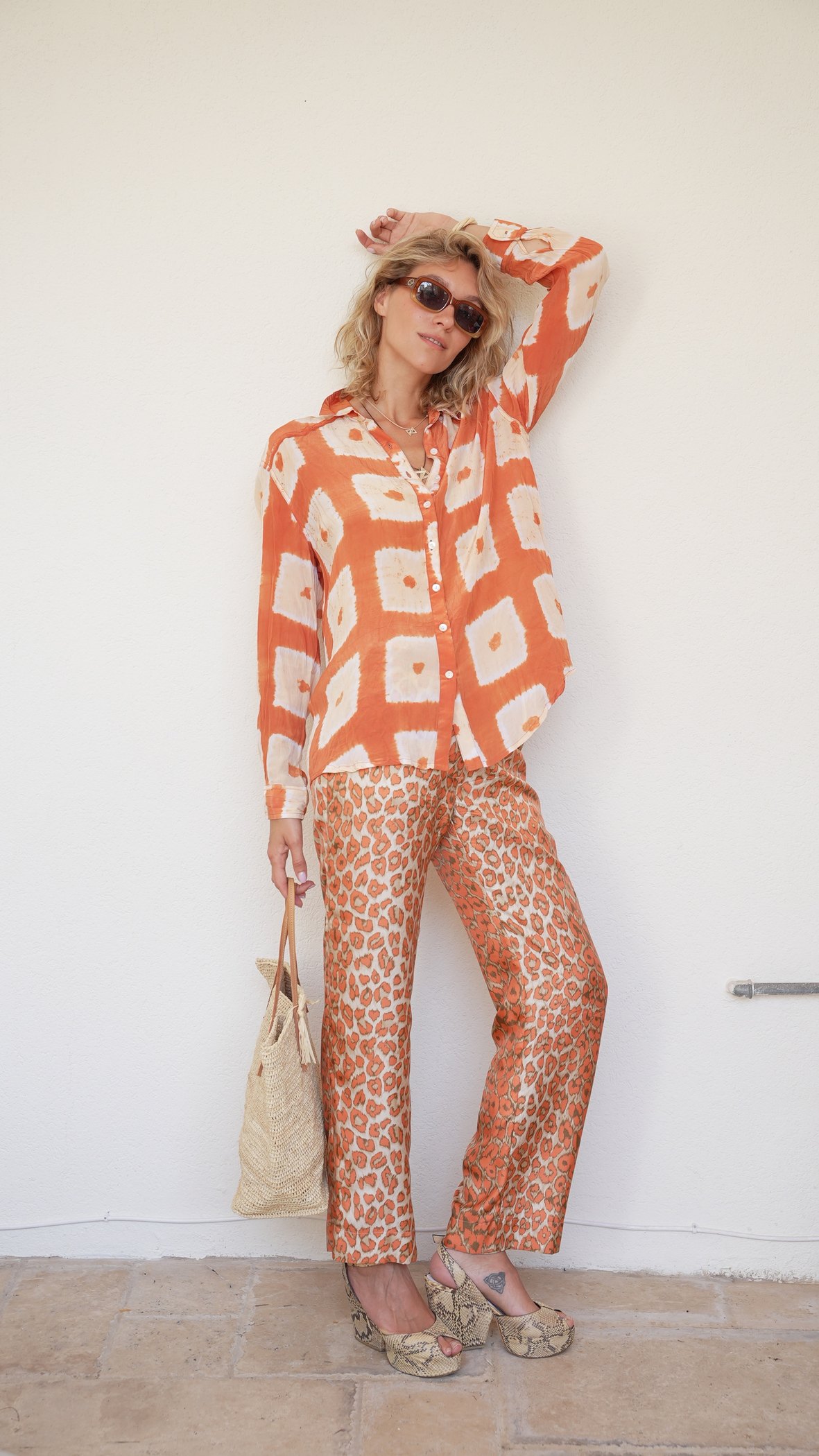 The printed look, seated